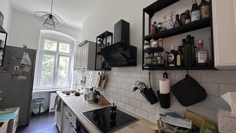 Fully furnished  Altbau apartment for 12 months — photo 1